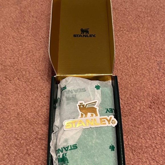 NIB STANLEY PRE PARTY FLASK 8oz GREEN FLASK - Picture 3 of 4